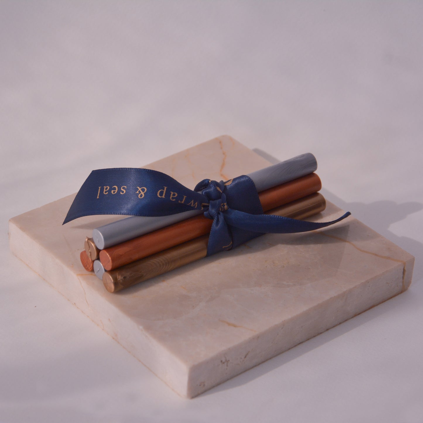 Mixed color wax pack